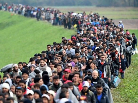 Migrants-Crowds-Cross-Into-Slovenia-Getty-640x480